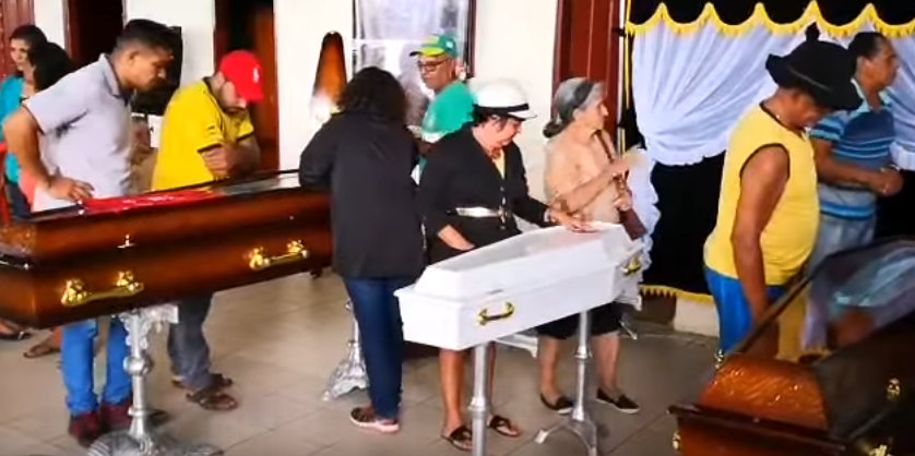Vídeo: corpos de família acreana que morreu em acidente no RN são velados em Brasileia