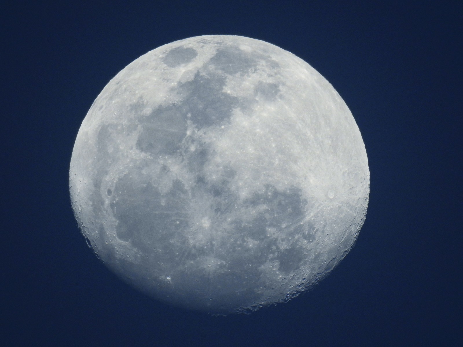 Lua Azul pode ser observada no Acre na noite deste sábado; conheça o fenômeno
