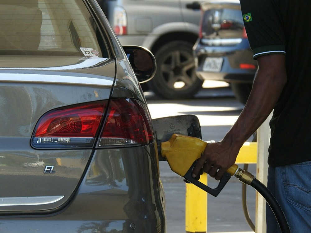 Litro de gasolina está sendo vendido por mais de R$ 5 em Sena Madureira