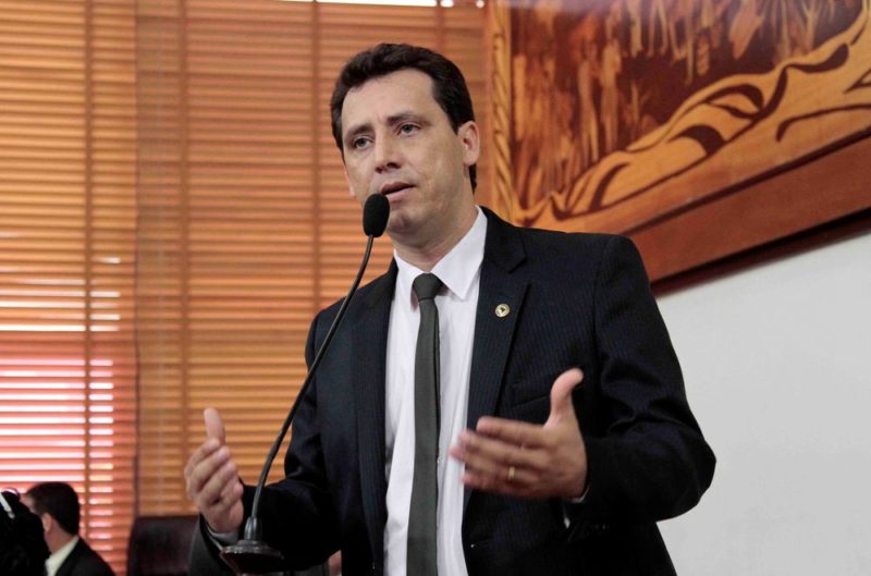 “Quero o estatuto da família aqui na Aleac para também ser aprovado”, diz deputado
