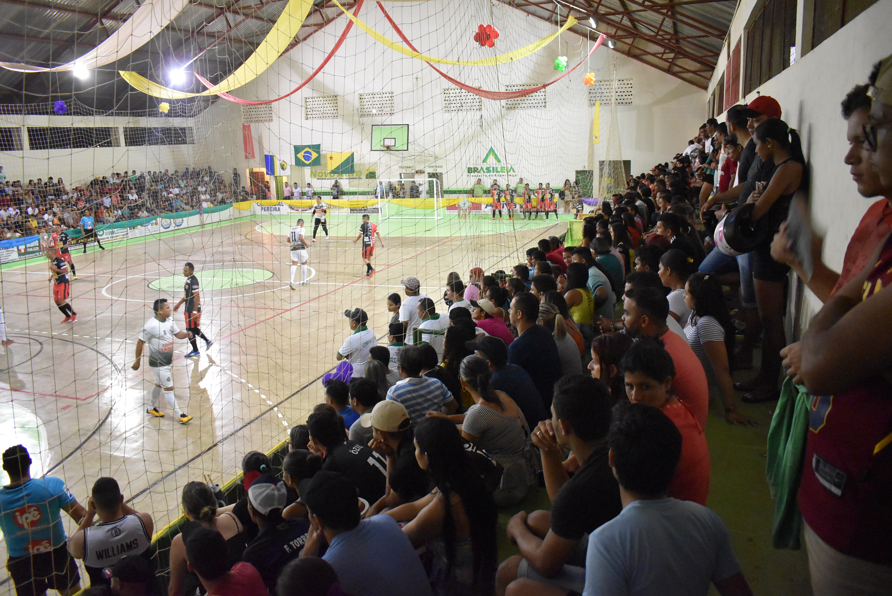 Ginásio lotado marca a abertura do Campeonato de Futsal 2018