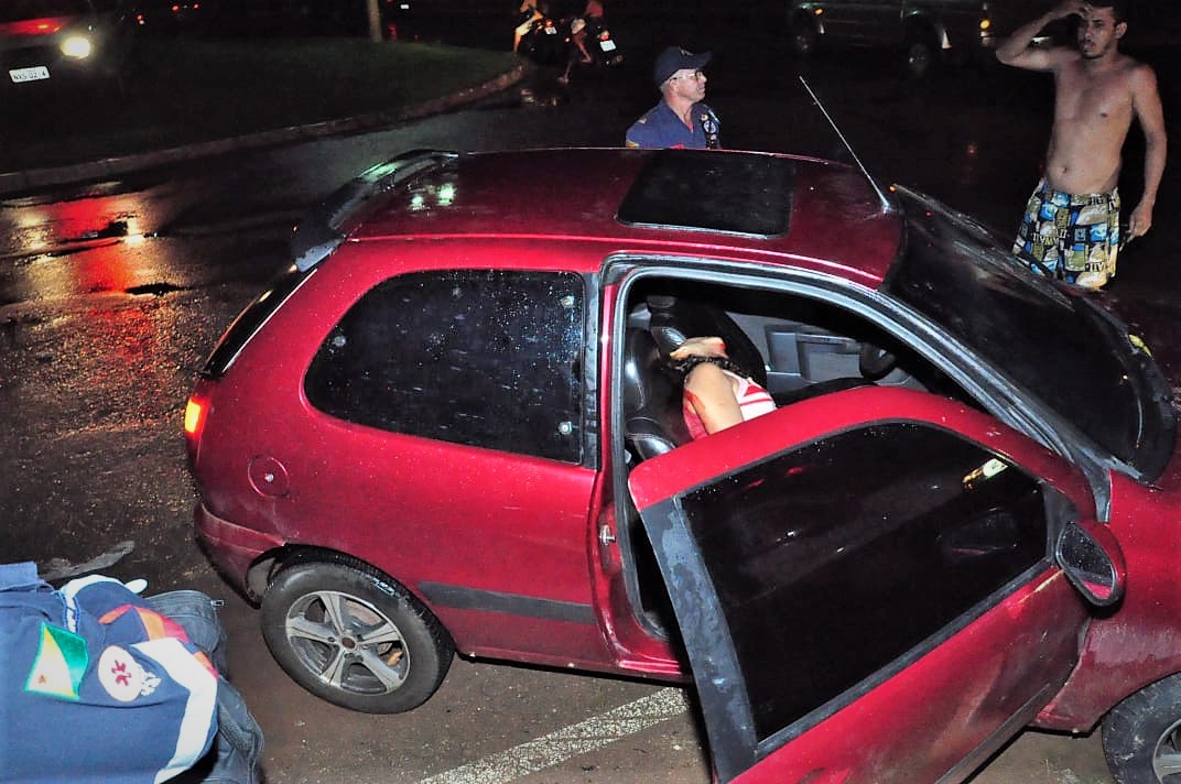 Mulher de 21 anos é morta a tiros em Rio Branco após sair de casa e entrar em carro