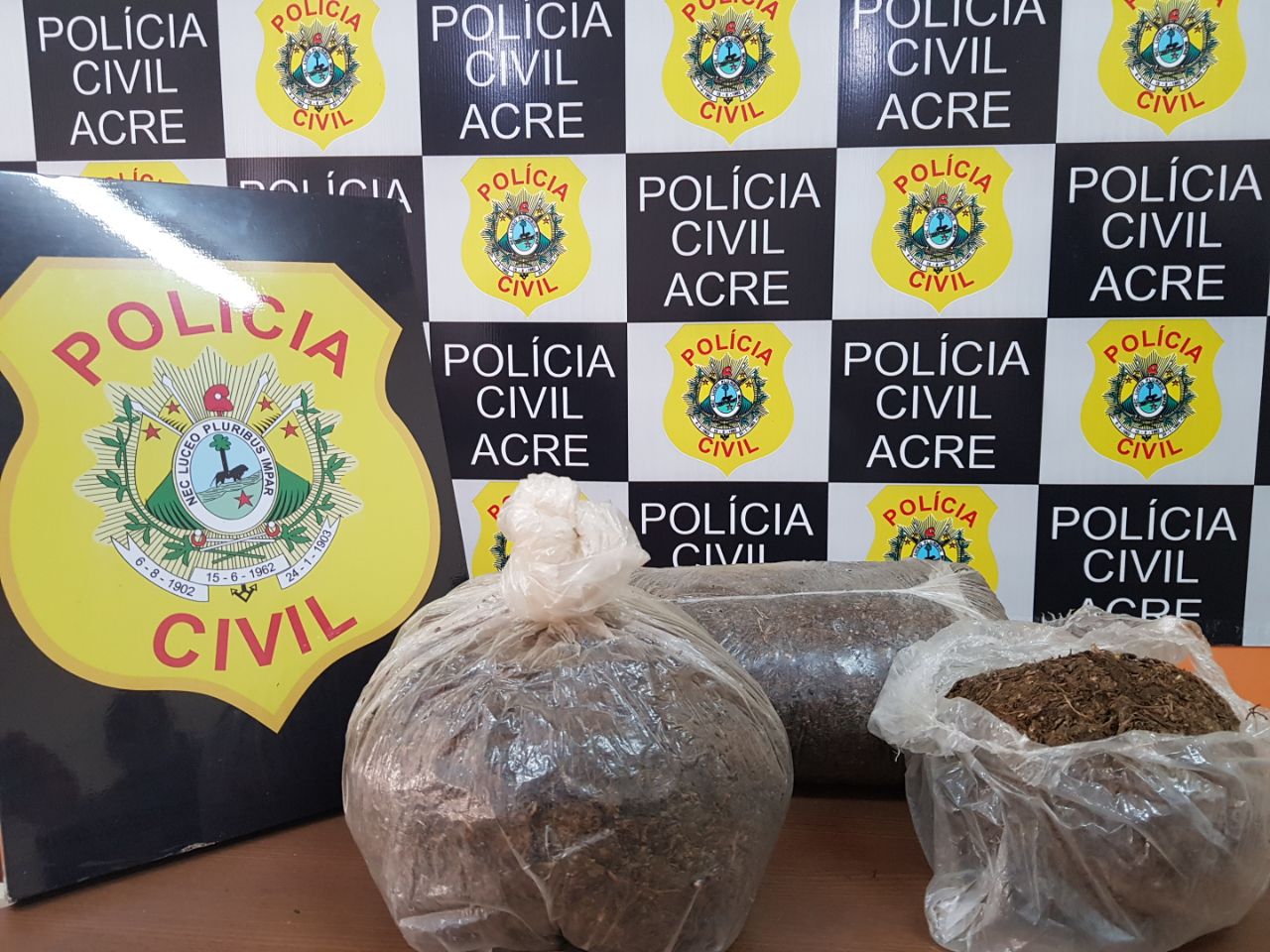 Após investigação, polícia apreende quase 8kg de droga em Cruzeiro do Sul
