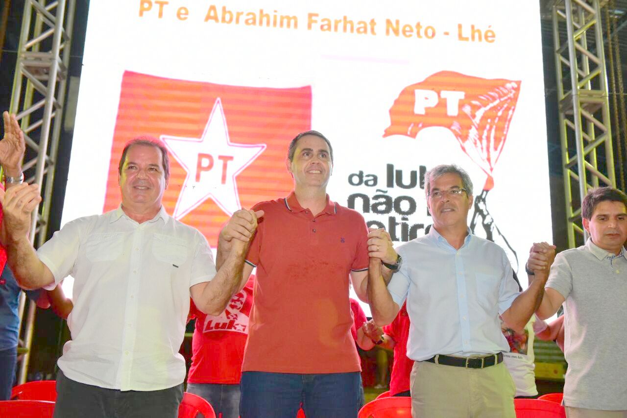 Em clima de campanha, PT defende “Lula livre”, faz críticas a Judiciário e à oposição