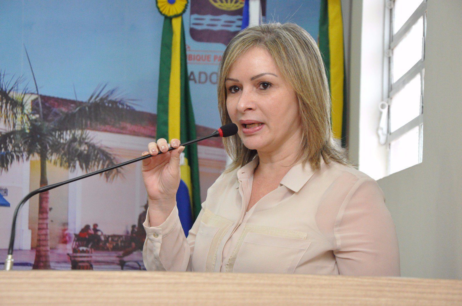 Prefeita veta projeto quer famílias constituídas só por homem e mulher