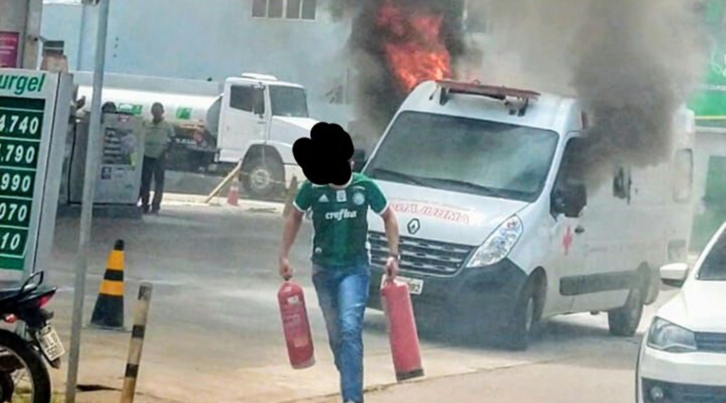 Durante incêndio, motorista de ambulância é flagrado correndo com extintores vazios