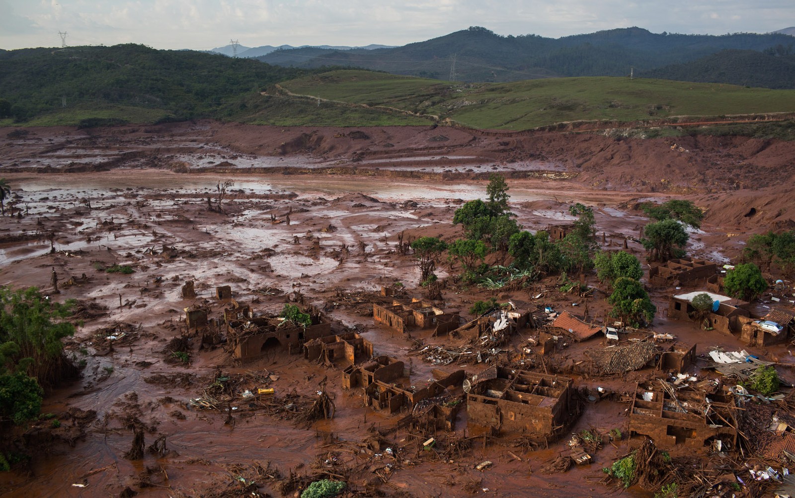 Prazo para repararo de danos do desastre de Mariana termina nesta sexta