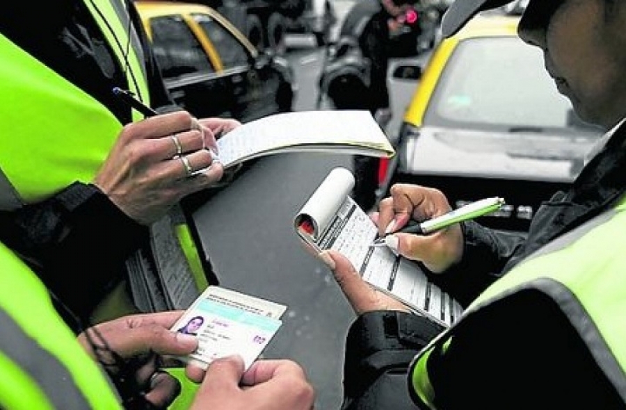 Aprovado projeto que destina 30% da arrecadação com multas de trânsito para saúde