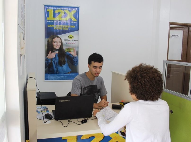 Detran disponibiliza guichê para parcelamento de débitos com cartão de crédito