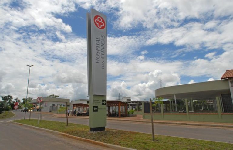 Internação no Hospital do Idoso se prolonga por demora na entrega e realização de exames, diz denúncia