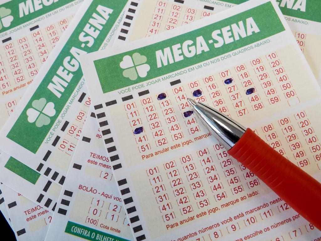 Mega-Sena acumula pela 9ª vez seguida e pagará R$ 72 mi