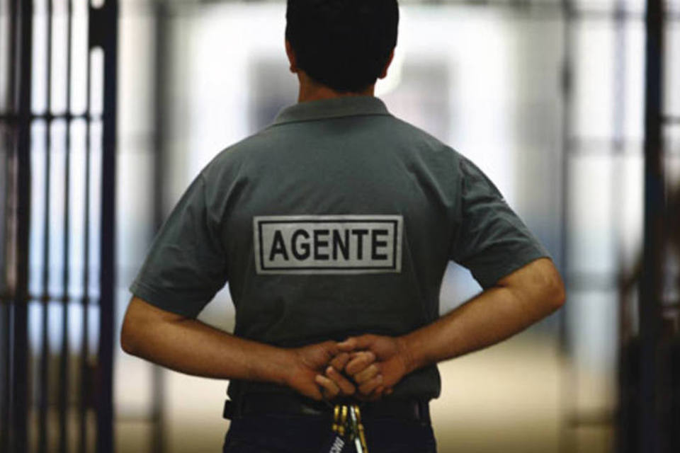 Agentes penitenciários cobram aumento no valor pago em hora extras: “Está defasado”