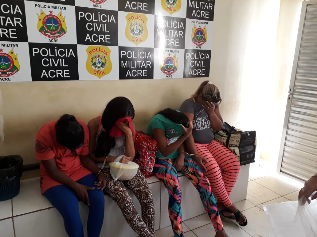 Quatro mulheres são flagradas com drogas no presídio, durante visita íntima
