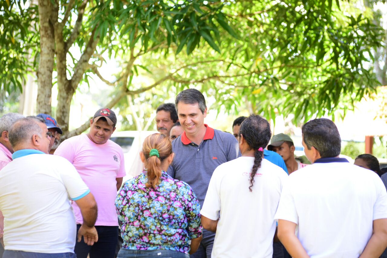 Marcus Alexandre e Emylson visitam Capixaba e reúne com moradores da Alcoobrás
