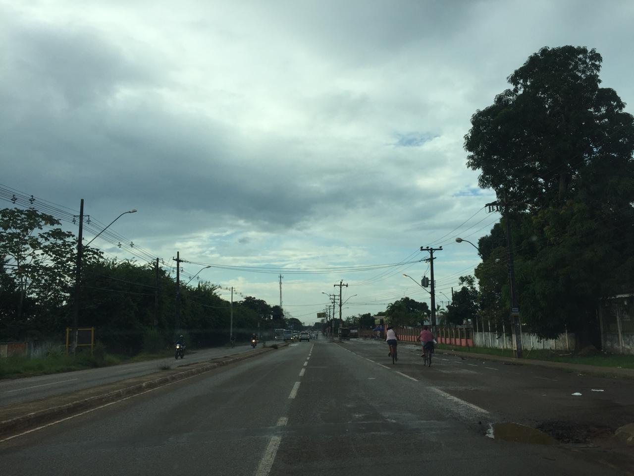 Paralisação dos caminhoneiros é suspensa e veículos deixam a BR-364 no Acre