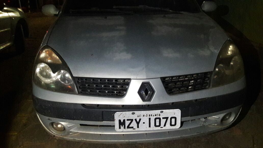 Dois homens são presos com carro usado em homicídio no bairro Canaã
