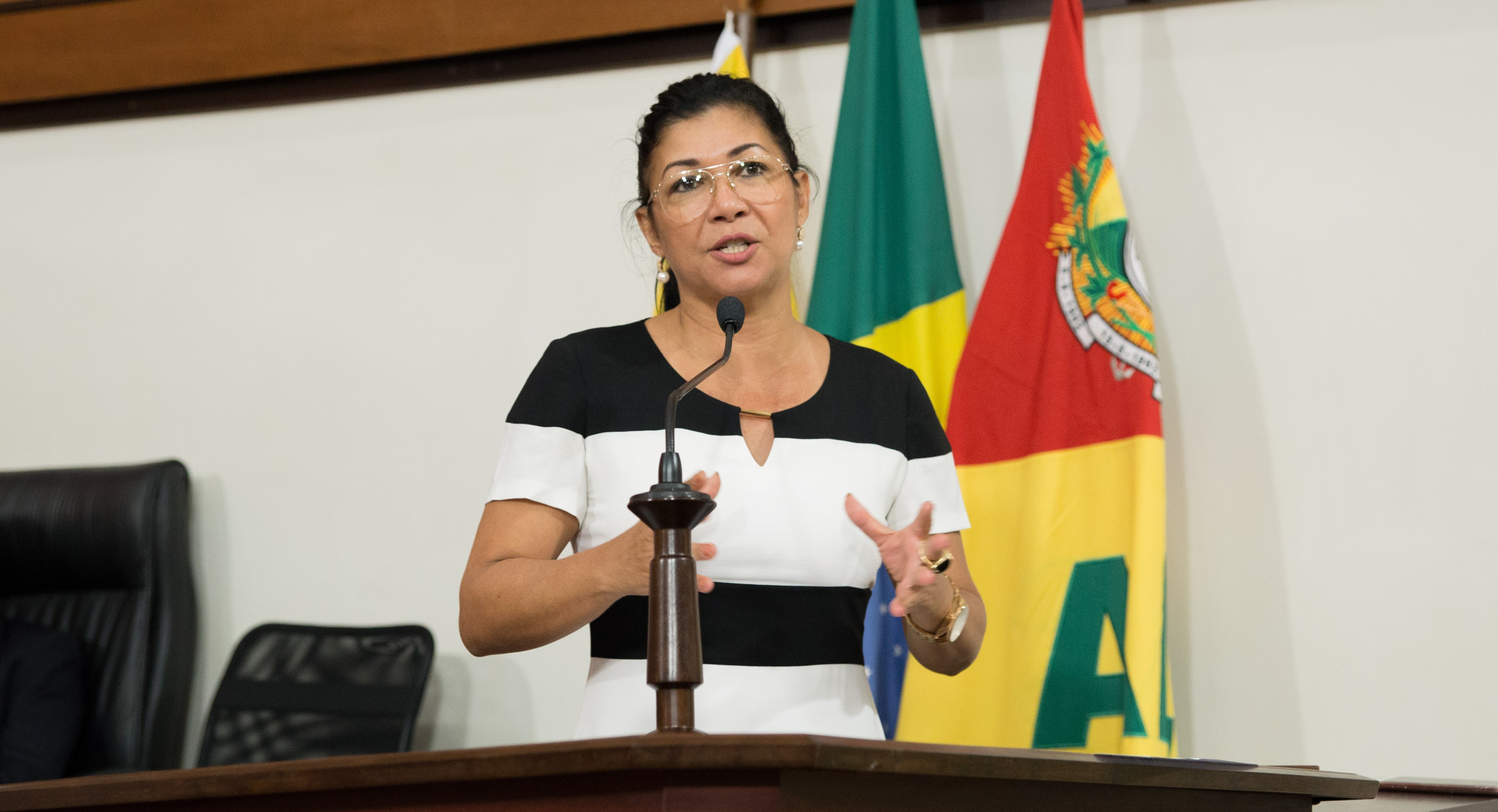 Deputada Eliane Sinhasique cobra investimentos do governo na zona rural do Acre