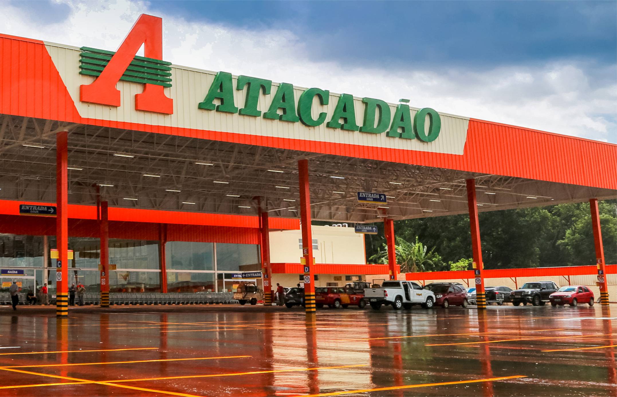 Justiça acreana condena Atacadão a pagar R$ 3 mil à cliente lactante por danos morais