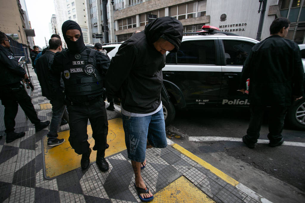 Polícia de São Paulo cumpre mandados contra integrantes do PCC no Acre e em outros 12 estados