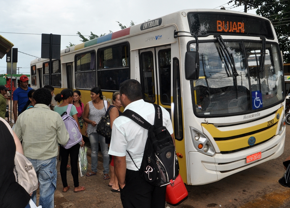 Prefeita Socorro Neri revoga decreto de reajuste da passagem de ônibus em Rio Branco