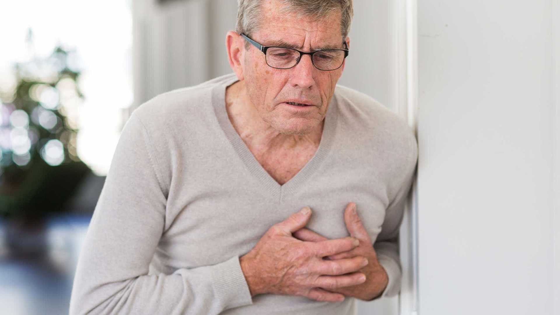 8 sinais que seu corpo dá 1 mês antes de infartar