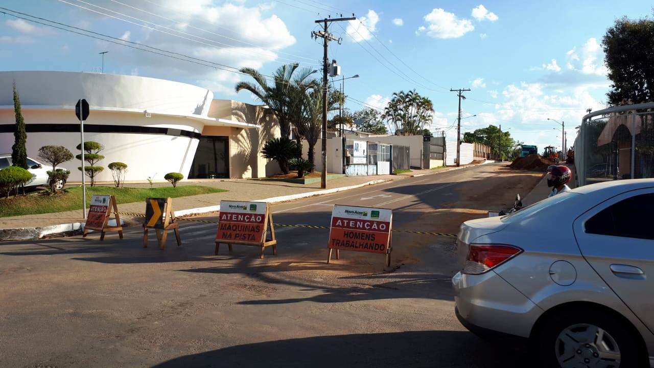 Atenção condutores: Depasa interdita Rua João XXIII para interligação da rede de esgoto