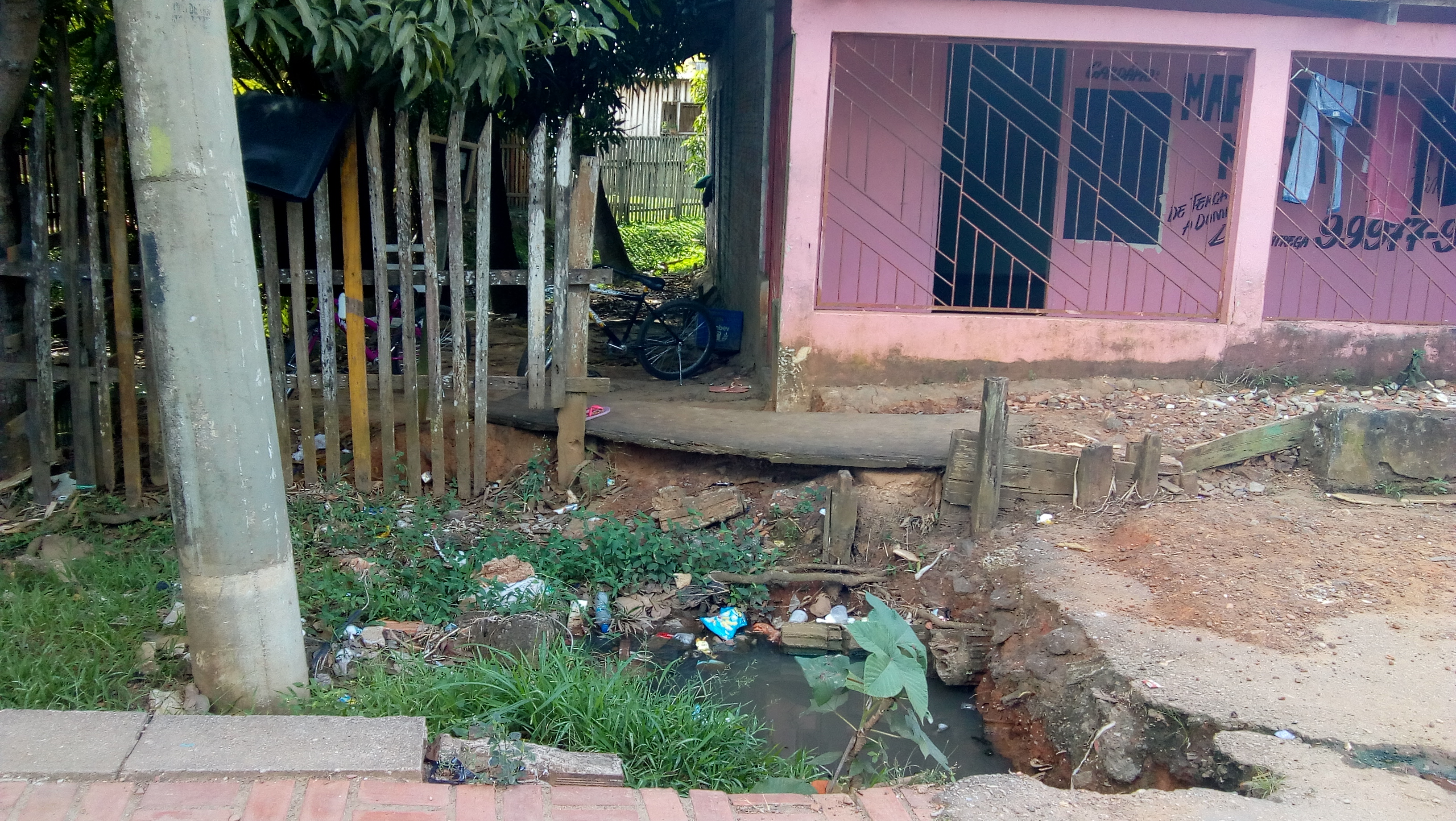 Moradores denunciam falta de saneamento e descaso do Depasa em bairros de Rio Branco