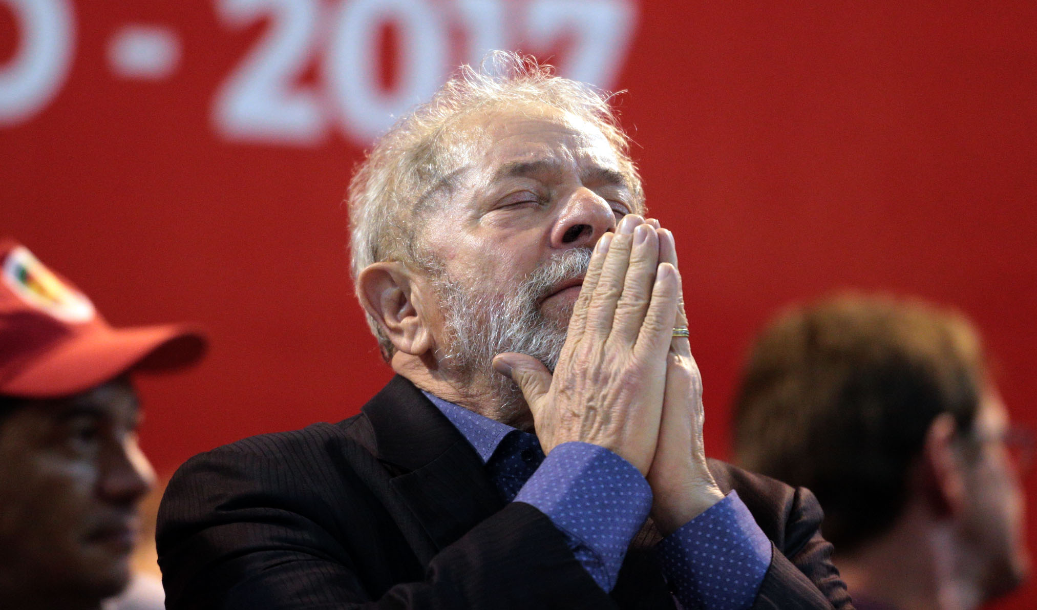 Desembargador do TRF-4 manda soltar o ex-presidente Lula neste domingo