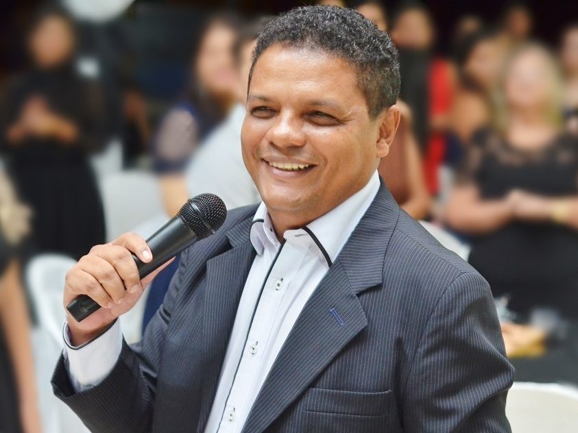 Live de Jota Alves em Sena promete animar a noite das famílias acreanas nesta sexta