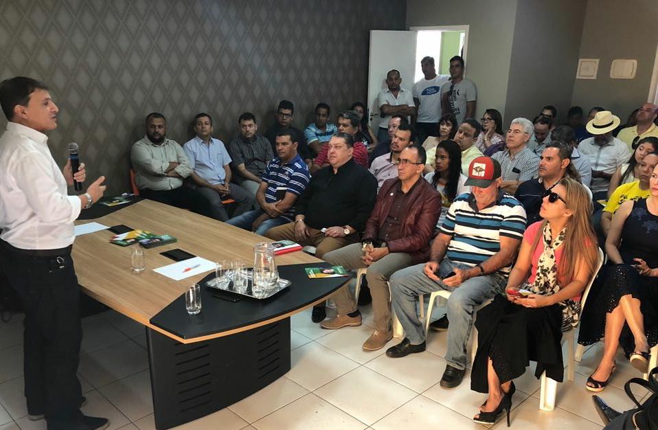 Bittar reúne líderes religiosos do Acre para discutir o “resgate dos valores das famílias”
