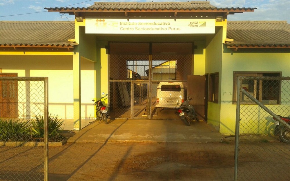 Jovem que morreu após briga em centro socioeducativo teria sido furado 25 vezes