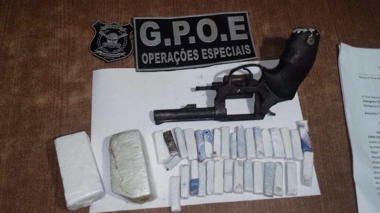 Agentes do Iapen e Grupo de Operações Especiais apreendem arma e droga dentro do presídio