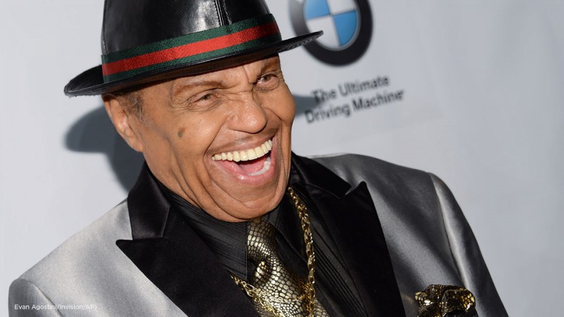 Pai de Michael Jackson morre aos 89 anos, após diagnóstico de câncer