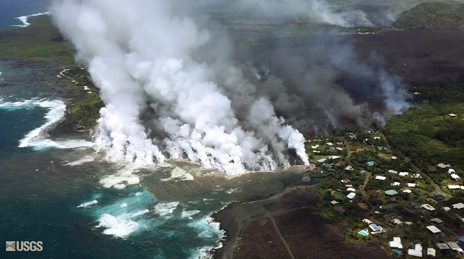 Lava de vulcão no Havaí destrói mais dezenas de casas