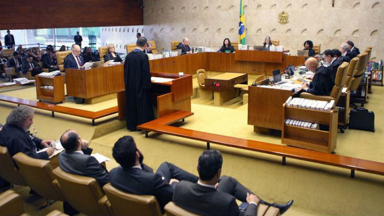 STF julga hoje validade do voto impresso e de conduções coercitivas