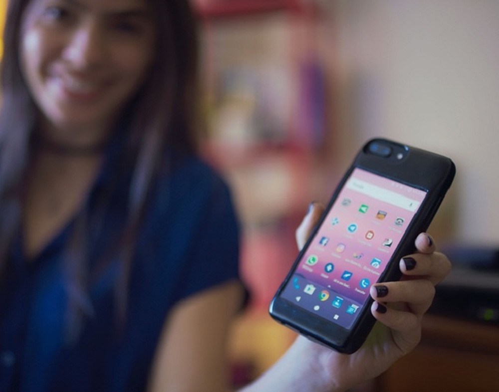 Case para iPhone traz celular Android embutido; confira