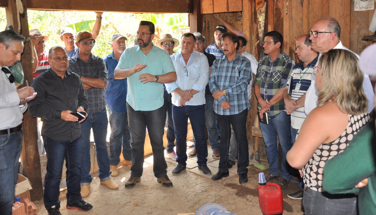 Alan Rick e presidente do Incra participam de reunião com posseiros do Seringal São Domingos na fronteira com o Amazonas