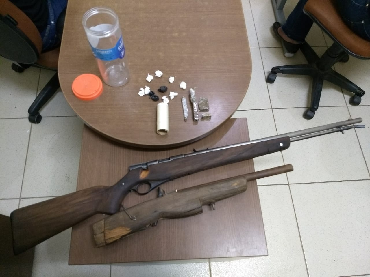 Polícia Militar prende homem com entorpecentes e armas de fogo na Transacreana