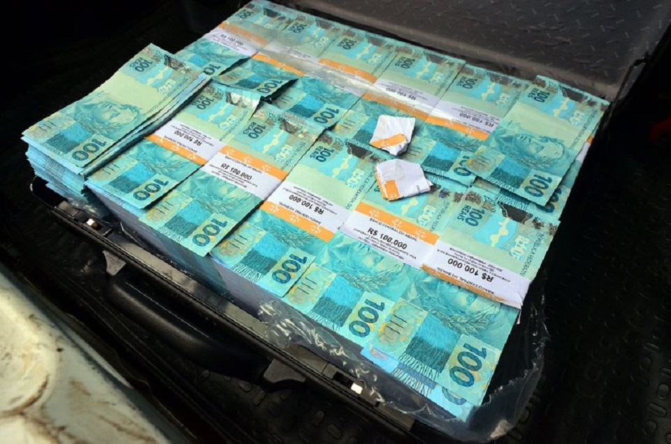 Em plena crise econômica, governo de Tião Viana agracia ONG com quase R$ 500 mil