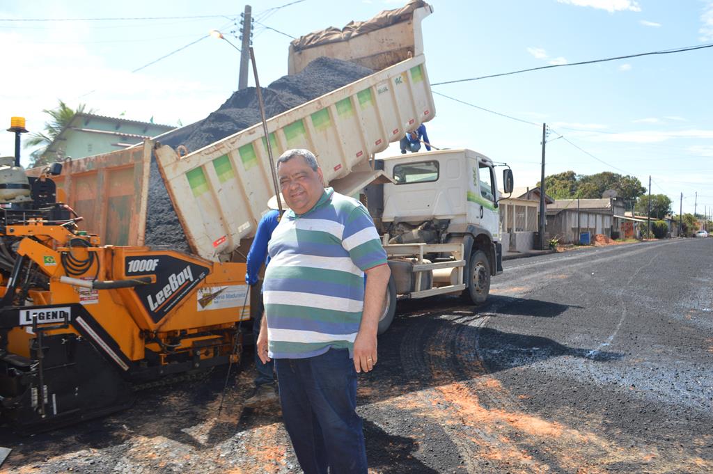 Prefeitura de Sena asfalta Travessa Militar e realiza sonho antigo dos moradores