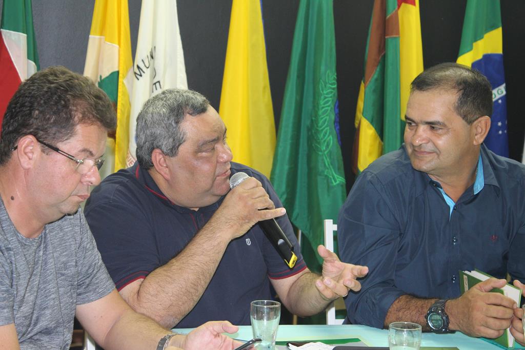 Mazinho Serafim e mais 17 prefeitos participam de reunião da AMAC em Brasileia