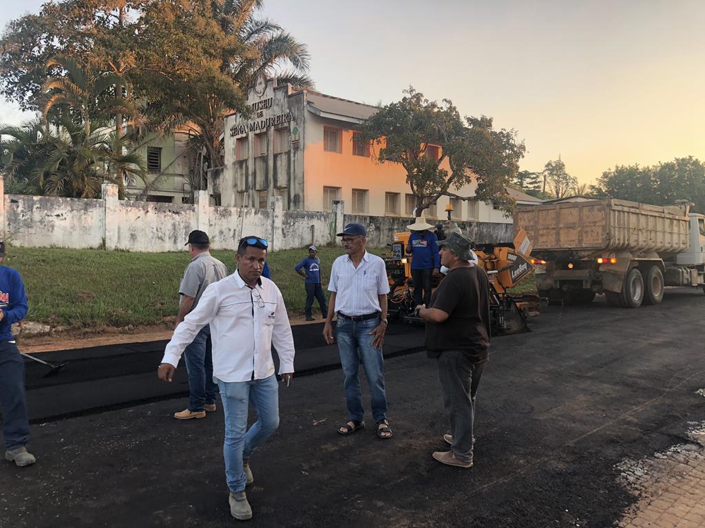 Asfalto produzido na usina de Sena já está sendo utilizado na recuperação da Rua Dom Júlio Mattioli