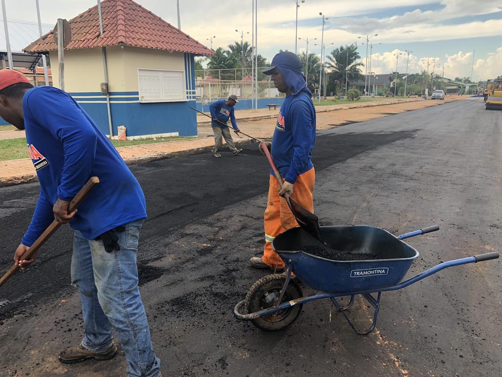 Rua Piauí recebe revitalização asfáltica e melhorias na infraestrutura em Sena madureira