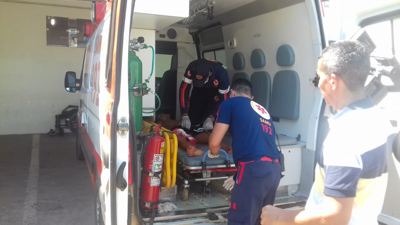 Jovem é baleado na perna durante tentativa de assalto em açougue de Rio Branco