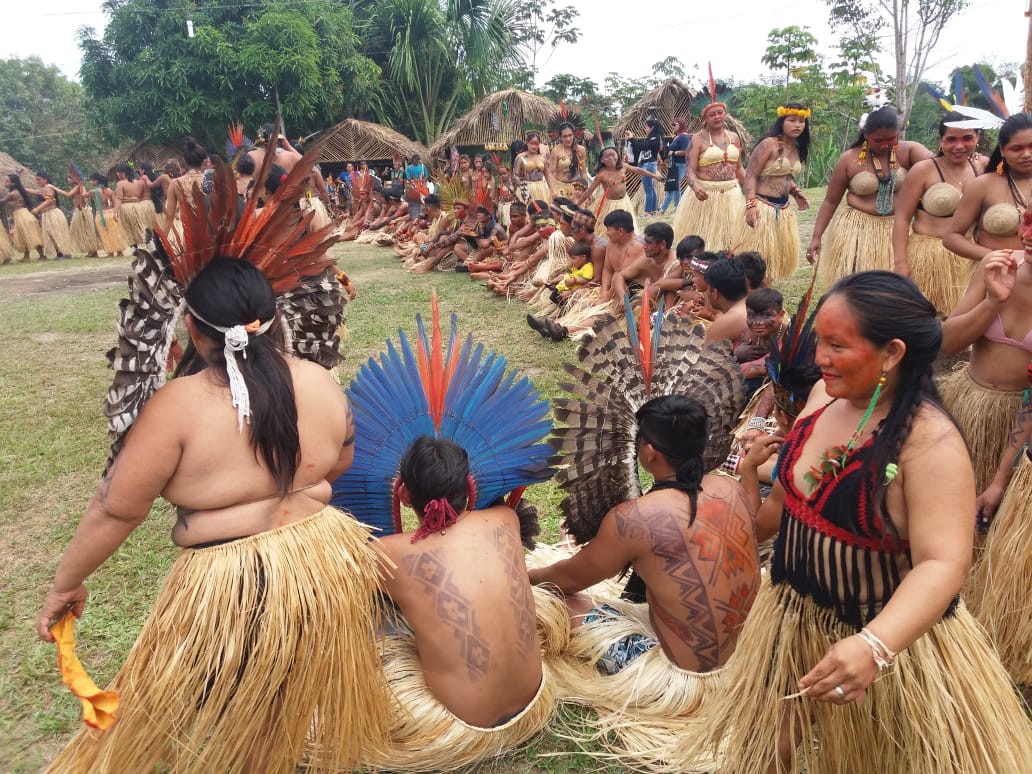 Povo Shanenawa realiza festa para reverenciar a cultura e reafirmar a própria identidade