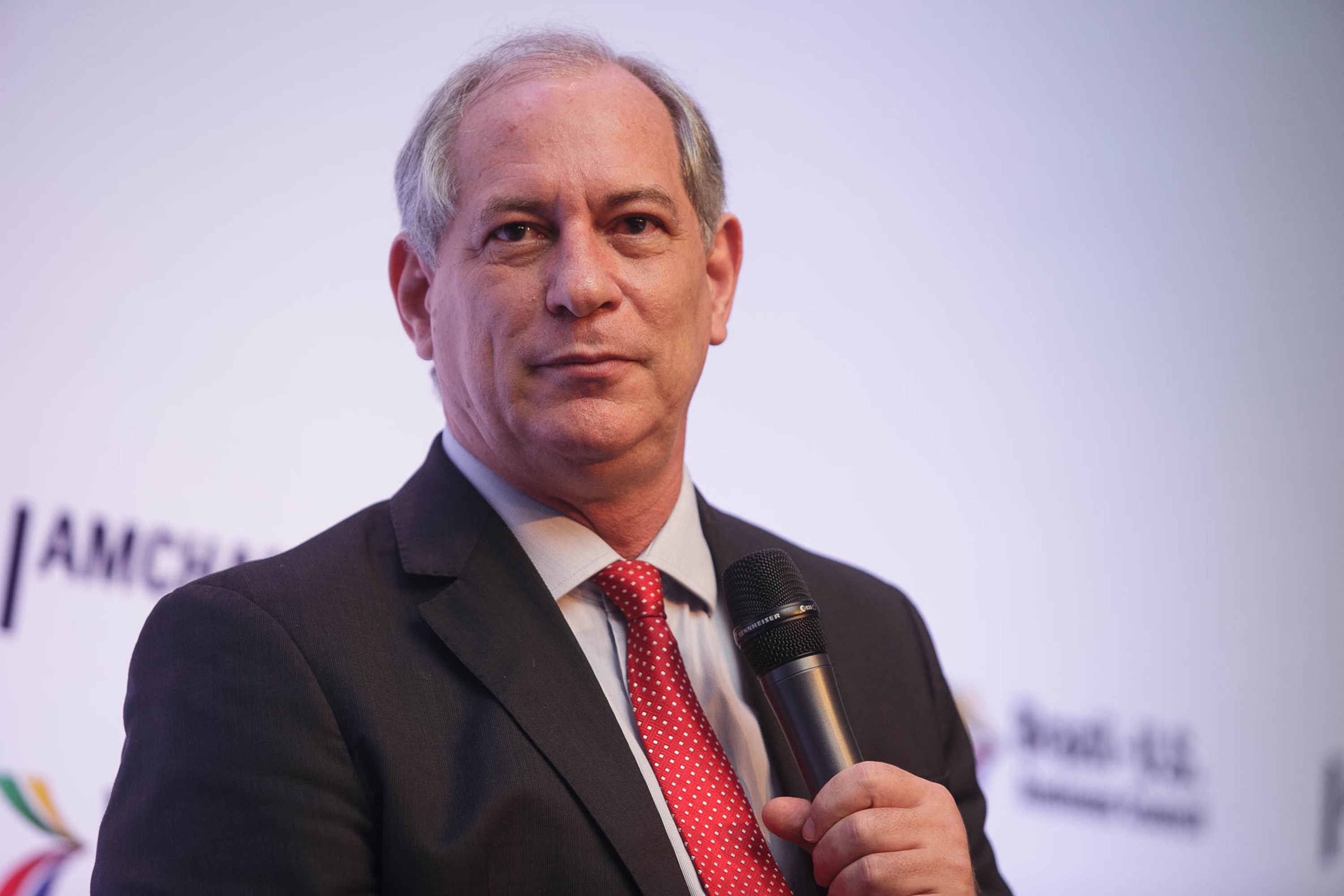 PDT confirma Ciro Gomes para disputa da Presidência; candidato diz que não é ‘anjo’ e que vai atacar ‘privilégios’