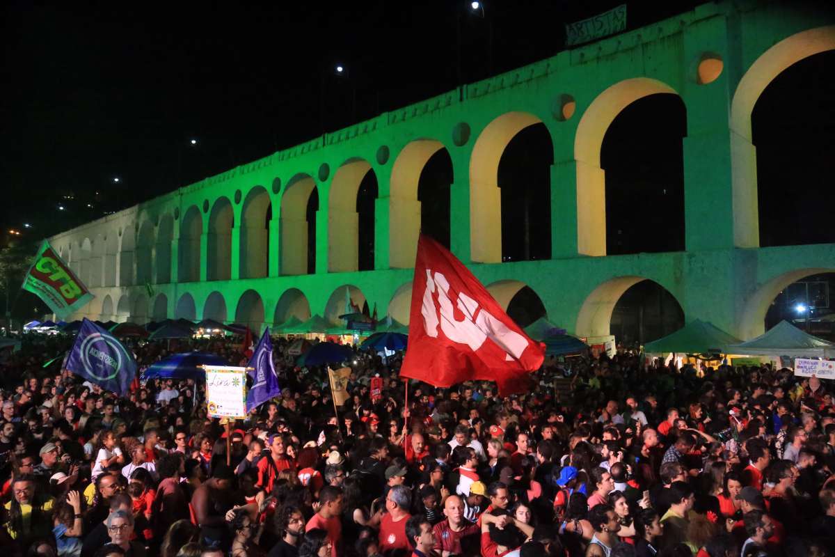 Políticos e artistas defendem Lula candidato em festival ‘Lula Livre’; TRE vê campanha antecipada