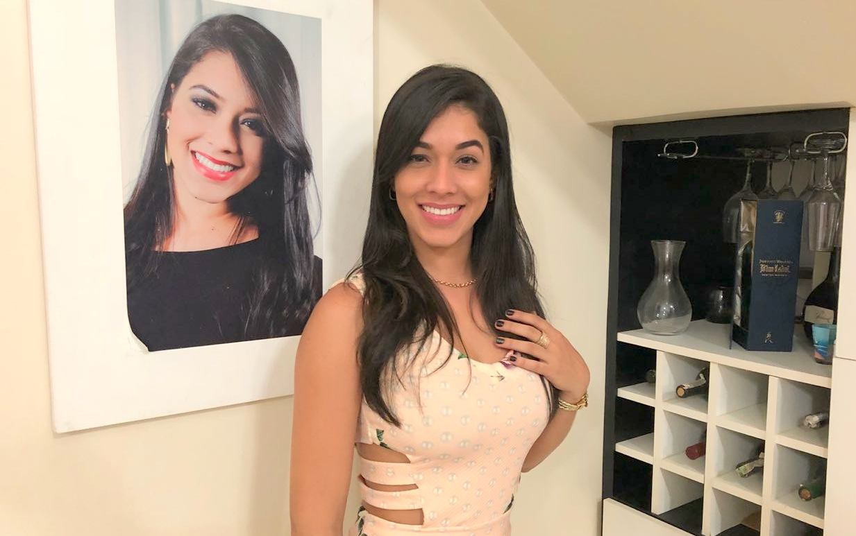 Colunista Douglas Richer faz médica veterinária chorar durante entrevista no A Gente é Assim