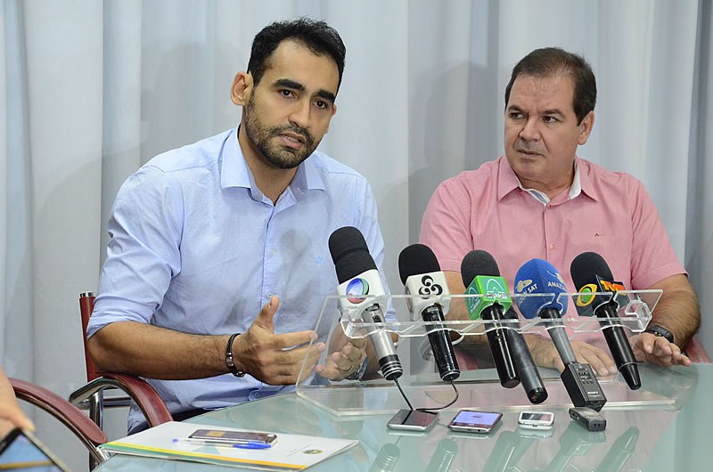 Mesmo afastado do cargo, Gemil Júnior continua assinando contrato pela Sesacre e pode estar fora da disputa eleitoral