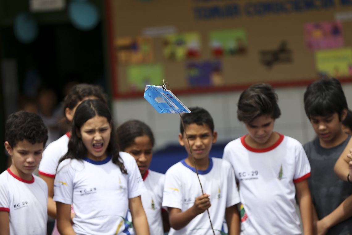 Alunos deixam ensino fundamental com desempenho pior do que entraram, diz MEC